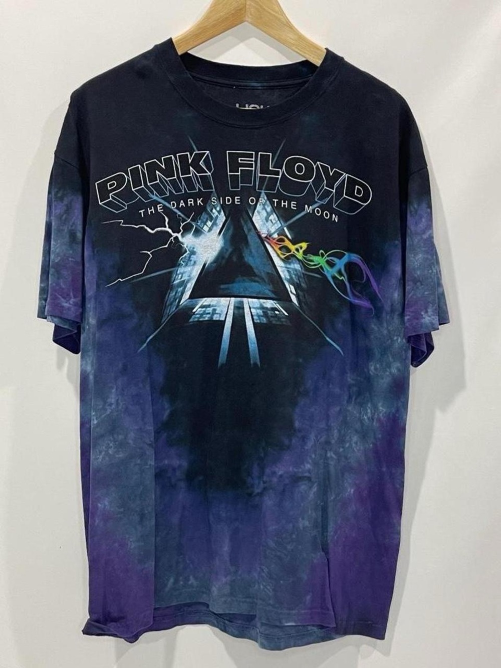 Liquid Blue Pink Floyd 'Dark Side of the Moon' Tie-Dye Tee in Black and Purple